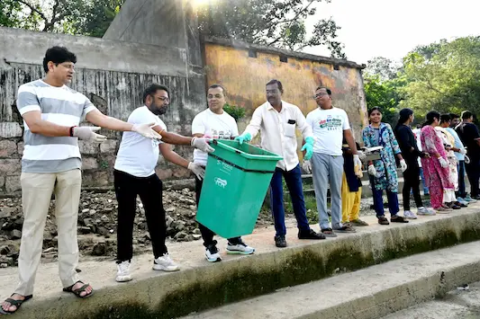 सेवा संकल्प अभियान के तहत डोंगा घाट में चला विशेष स्वच्छता अभियान
