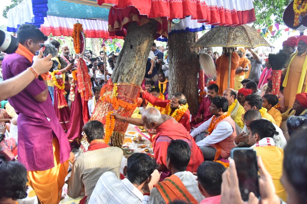बस्तर दशहरा: सरगीपाल में विधि-विधान से संपन्न हुई ऐतिहासिक ‘बेल पूजा’