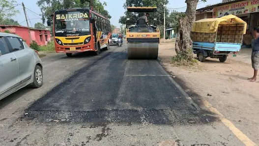 बारिश से क्षतिग्रस्त सड़कों की मरम्मत शुरू, 154 किलोमीटर मार्गों पर होगा बीटी पैच कार्य