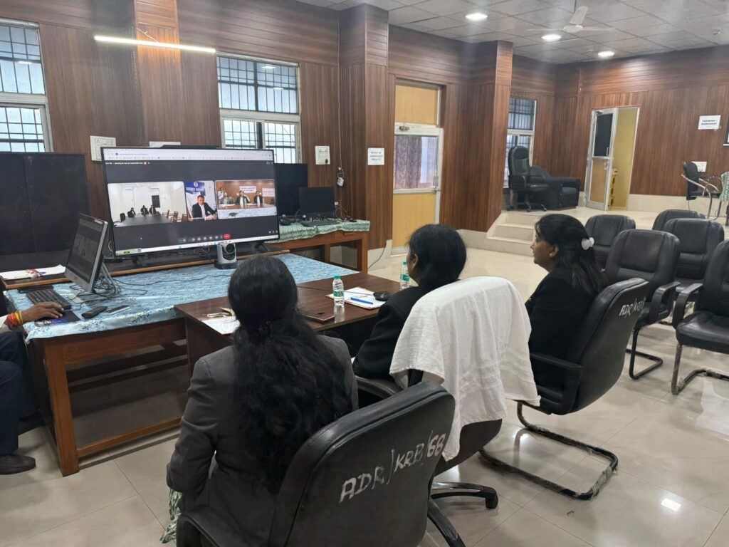 विशेष लोक अदालत 21 नवंबर 2026 हेतु प्रधान जिला एवं सत्र न्यायाधीश कोरबा नीता यादव द्वारा ली गई बैठक