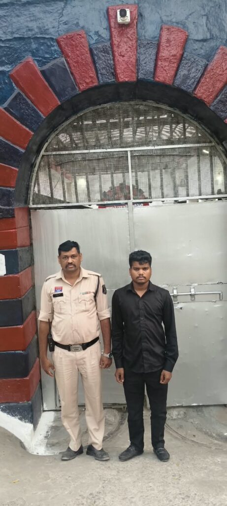 रायगढ़ : ₹7.58 लाख के गबन का आरोपी हैदराबाद से गिरफ्तार, 40 महिलाओं की किस्तों की रकम हड़पने का आरोप