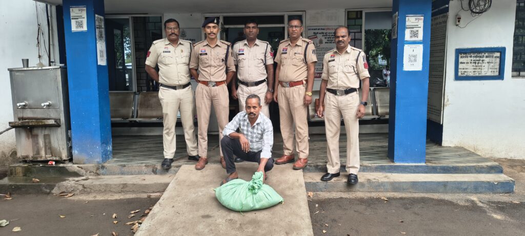 5 किलो गांजा के साथ आरोपी गिरफ्तार, कीमत ₹2.50 लाख